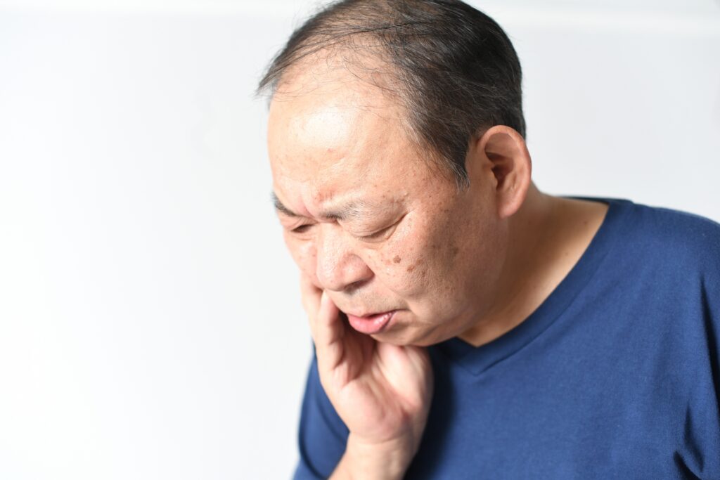 認知症になると「言葉がでない」症状がでる